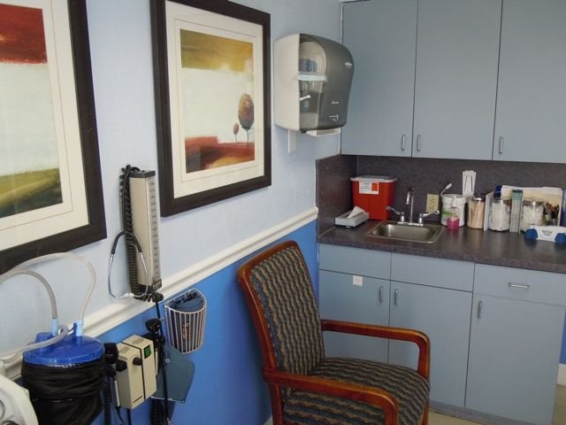 Clinic office (6)